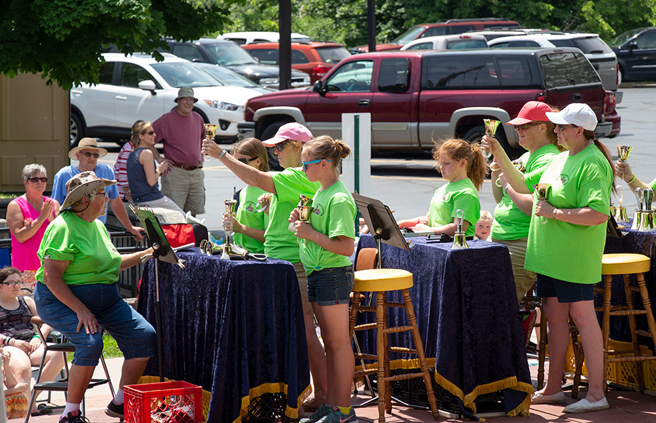 chilton-summer-parade-ebenezer-ucc-handbell-ensemble-float-wisconsin