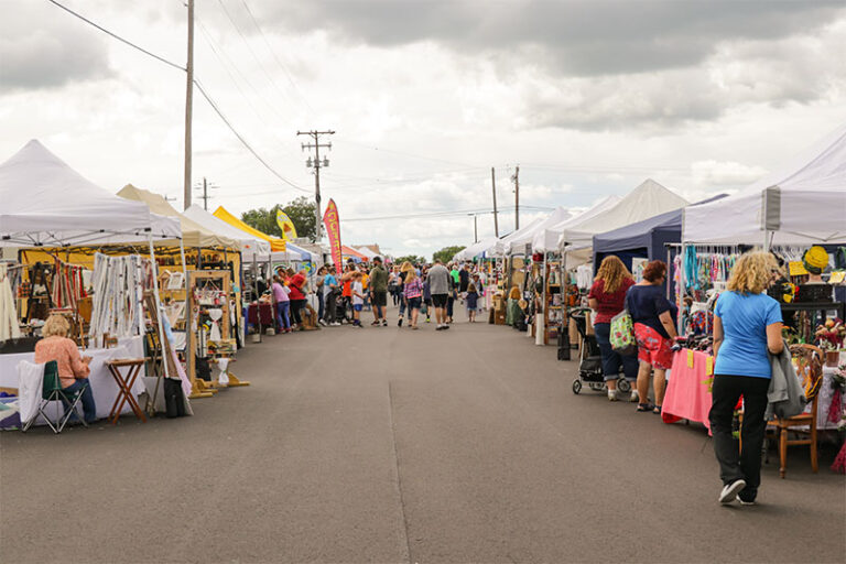 Crafty Apple Fest Wisconsin Craft Show Chilton Chamber of Commerce